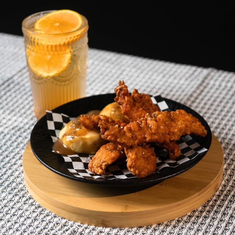 Pixle Place @Clazroom Neo Damansara Chicken Tenders with Mashed Potato